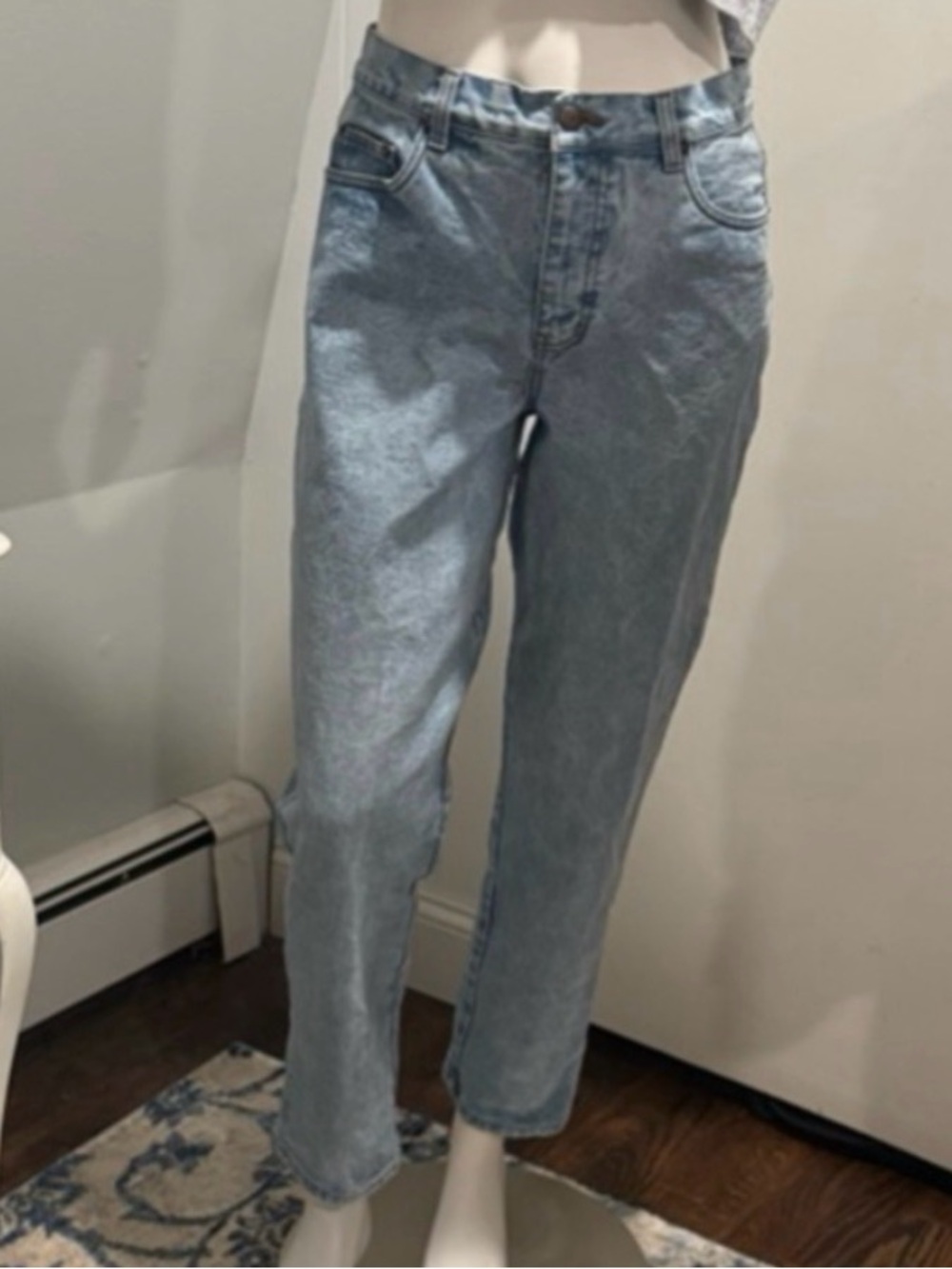 Vintage90s Bill Blass | Light Blue Easy Fit HighRise Straight Leg Jeans | Size 6